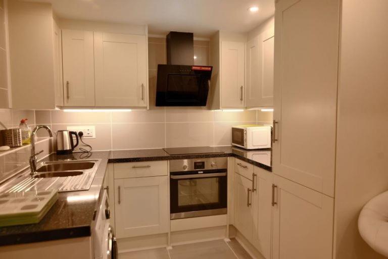 Largigi Offering Two Amazing Panoramic Sea Front Apartments ไลม์รีจิส ภายนอก รูปภาพ