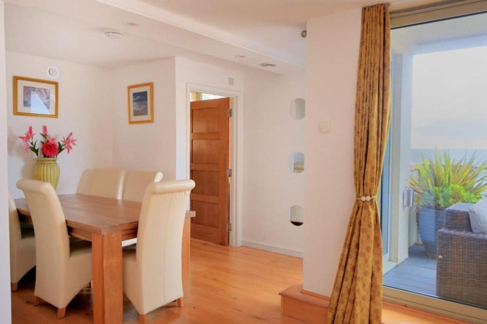 Largigi Offering Two Amazing Panoramic Sea Front Apartments ไลม์รีจิส ภายนอก รูปภาพ