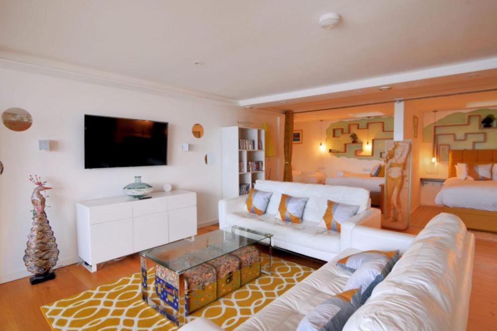 Largigi Offering Two Amazing Panoramic Sea Front Apartments ไลม์รีจิส ภายนอก รูปภาพ